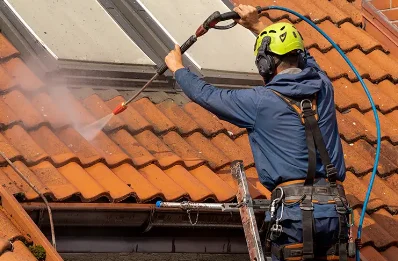 Démoussage et hydrofuge de toiture à Preixan